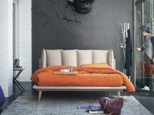 Letto imbottito Noctis Birdland con testata monocolore in tessuto Rimini 401