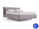 Letto imbottito con cucitura a busta chiusa da eleganti alamari in tinta con rete a doghe e contenitore brevettato Folding Box Noctis Allan