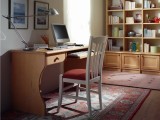 Scrivania con pianale estraibile per tastiera e 1 cassetto